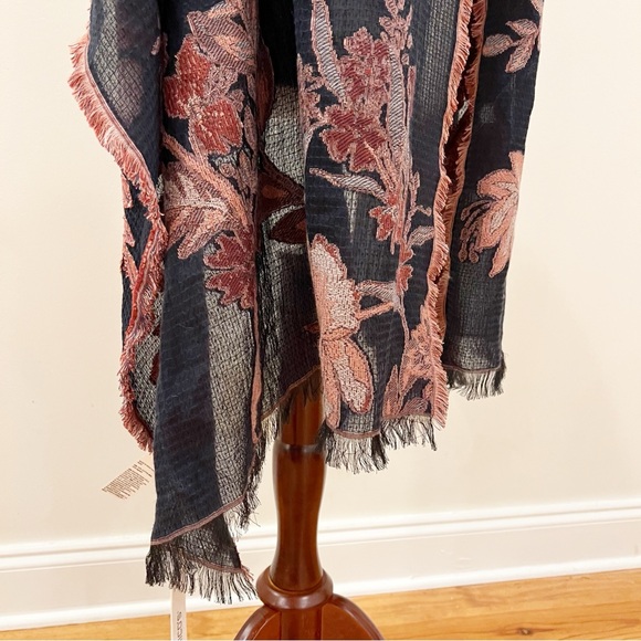 Chicos NEW Scarf Black Pink Textured Floral Leaves Cotton Fringe Oblong Boho - Picture 6 of 11
